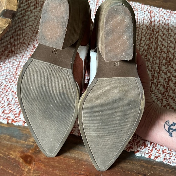 Cowprint Chelsea Ankle Boots Women’s 10 Worn 3x - Picture 16 of 16